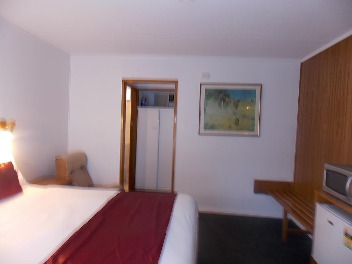 Heywood Motor Inn Room photo