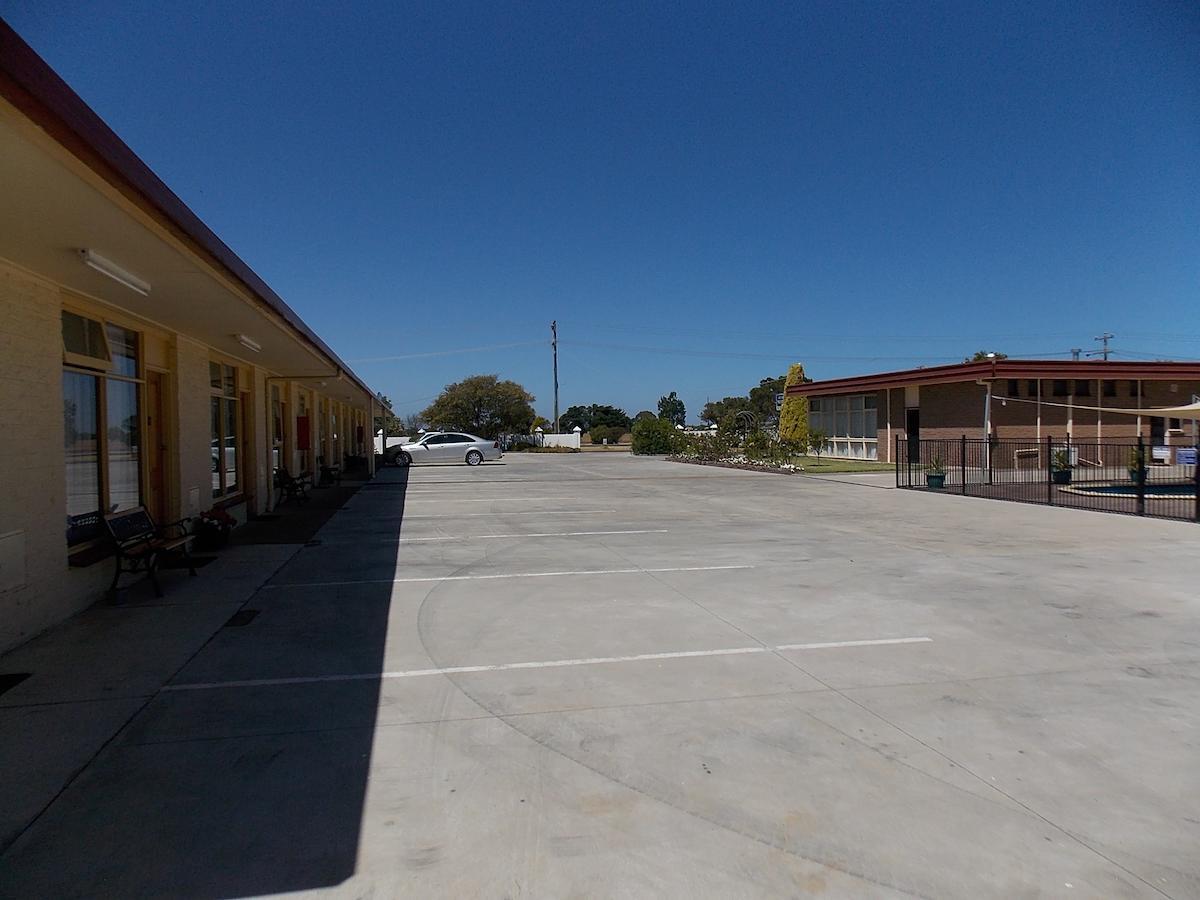 Heywood Motor Inn Exterior photo