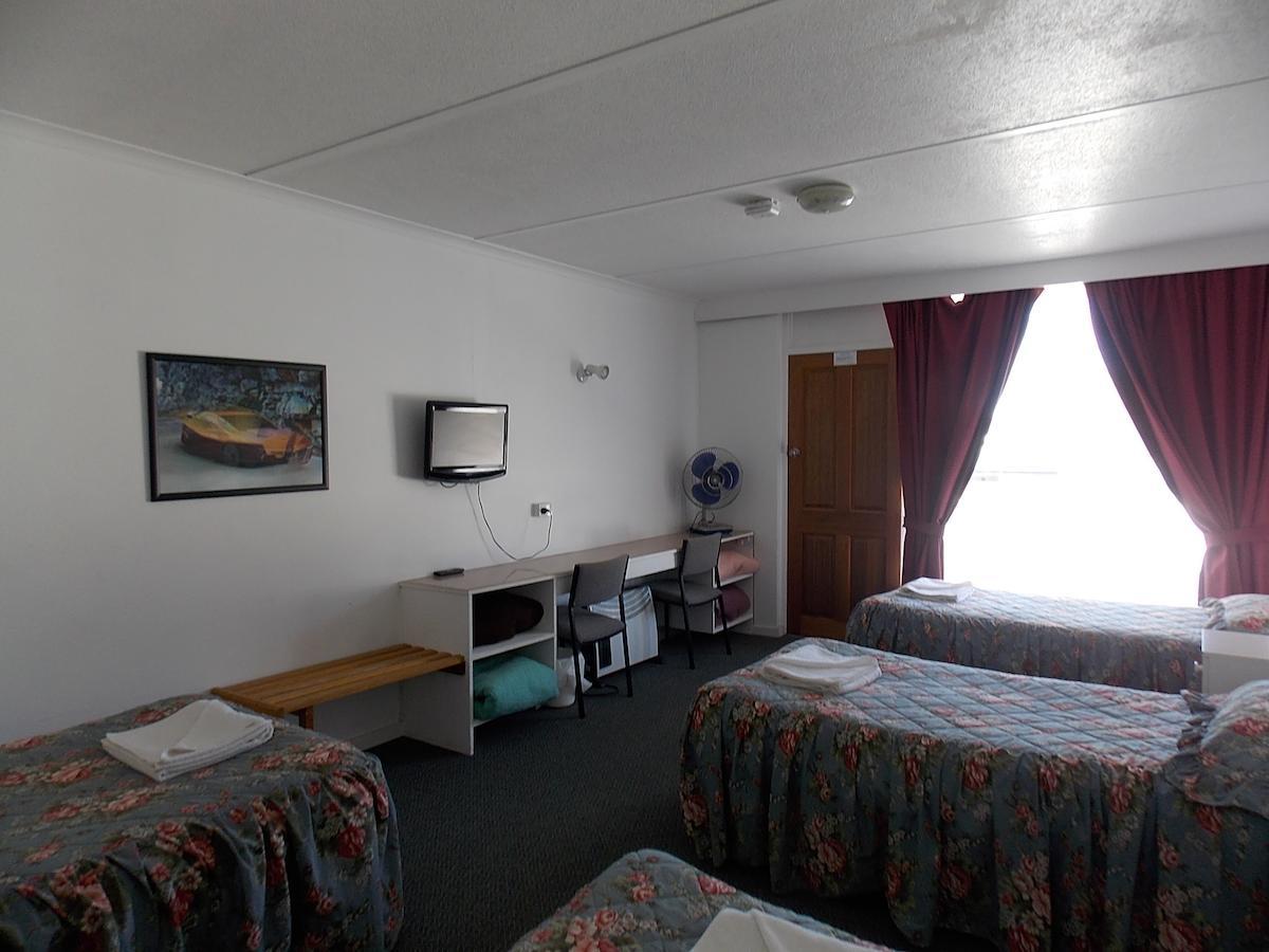Heywood Motor Inn Room photo